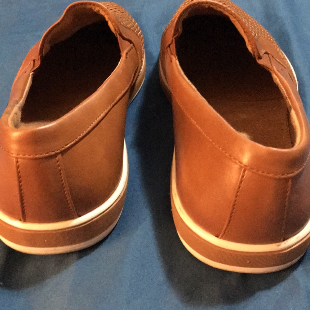 Shoes - Picture 3 of 4